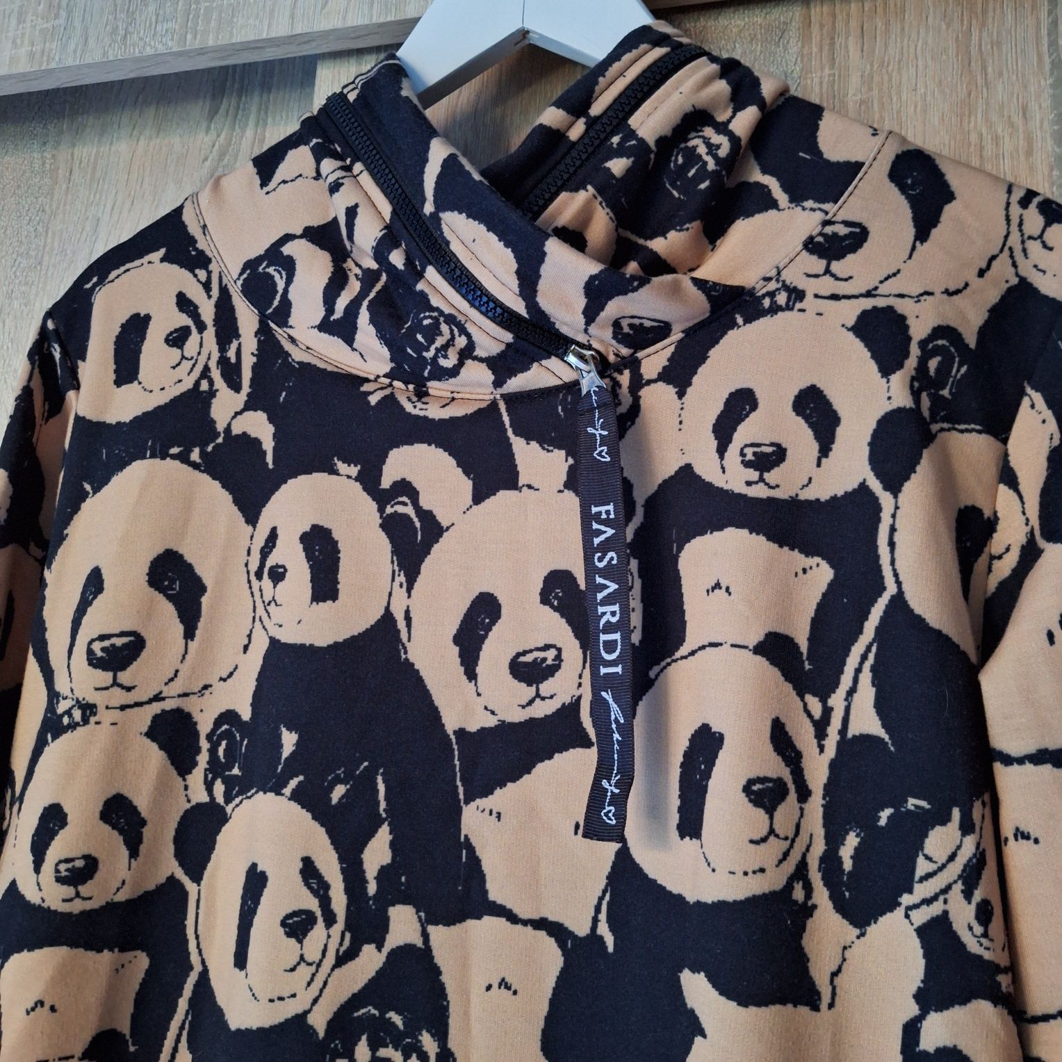 Bluza czarna z pandami