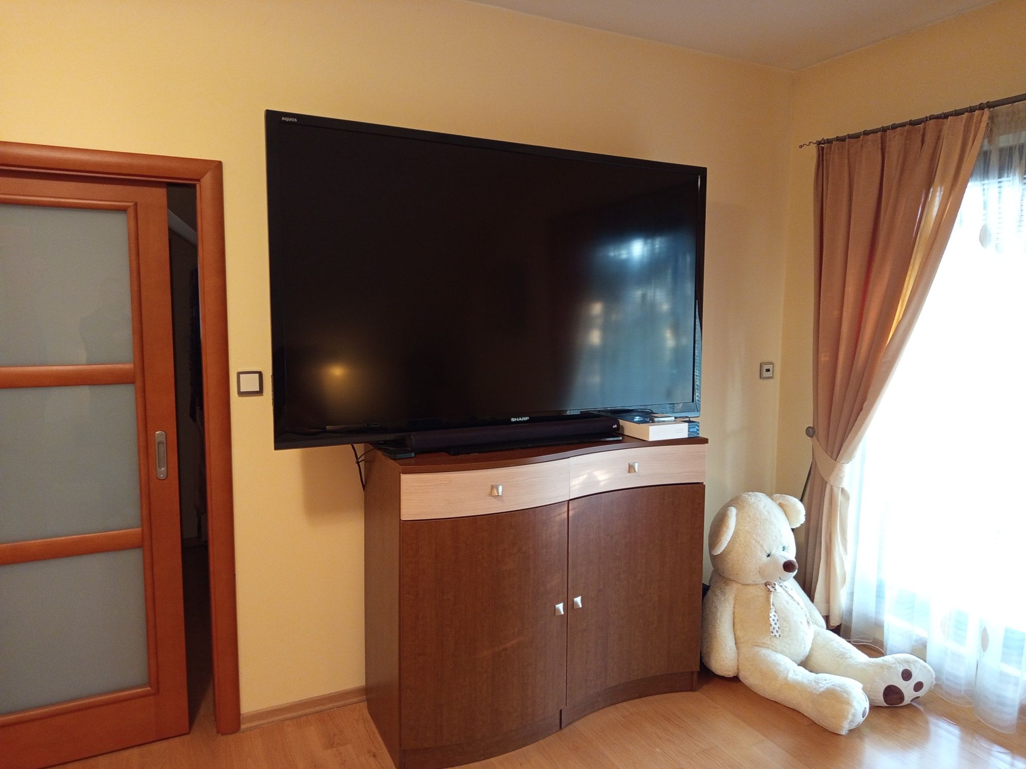 Mega Telewizor LCD Sharp Aquos 80" - kinowe wrażenia 999zł