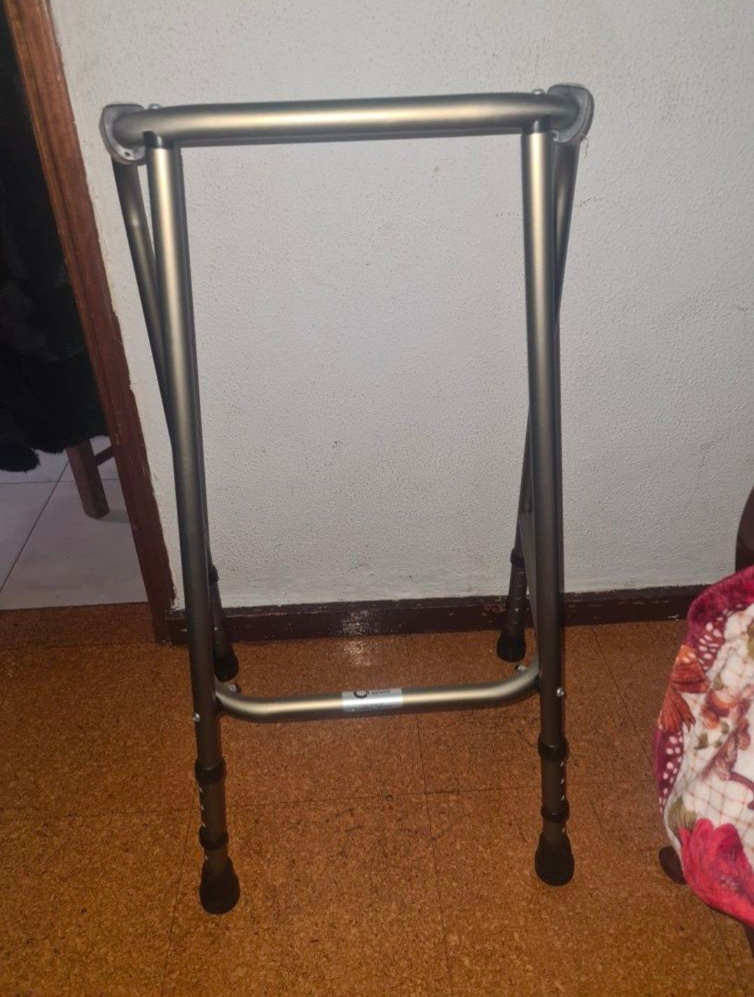 Cadeira de rodas e cadeira wc tudo 150 euros