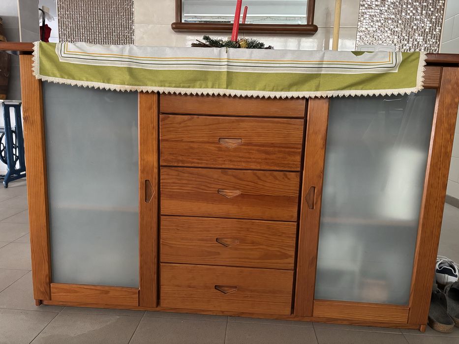 Louceiro em pinho maciço