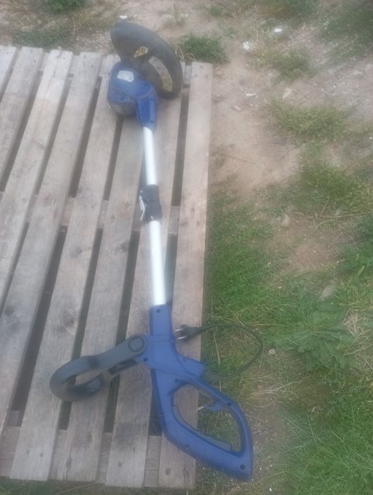 Podkaszarka elektryczna