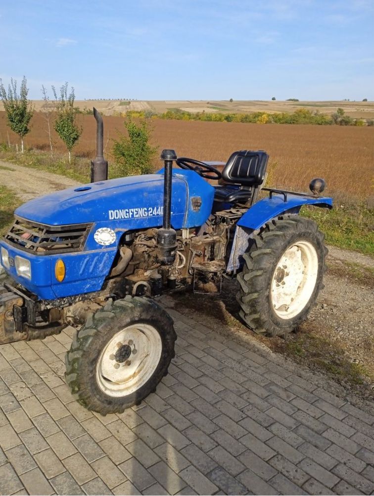 Продам трактор донг фенг 244,dong feng244