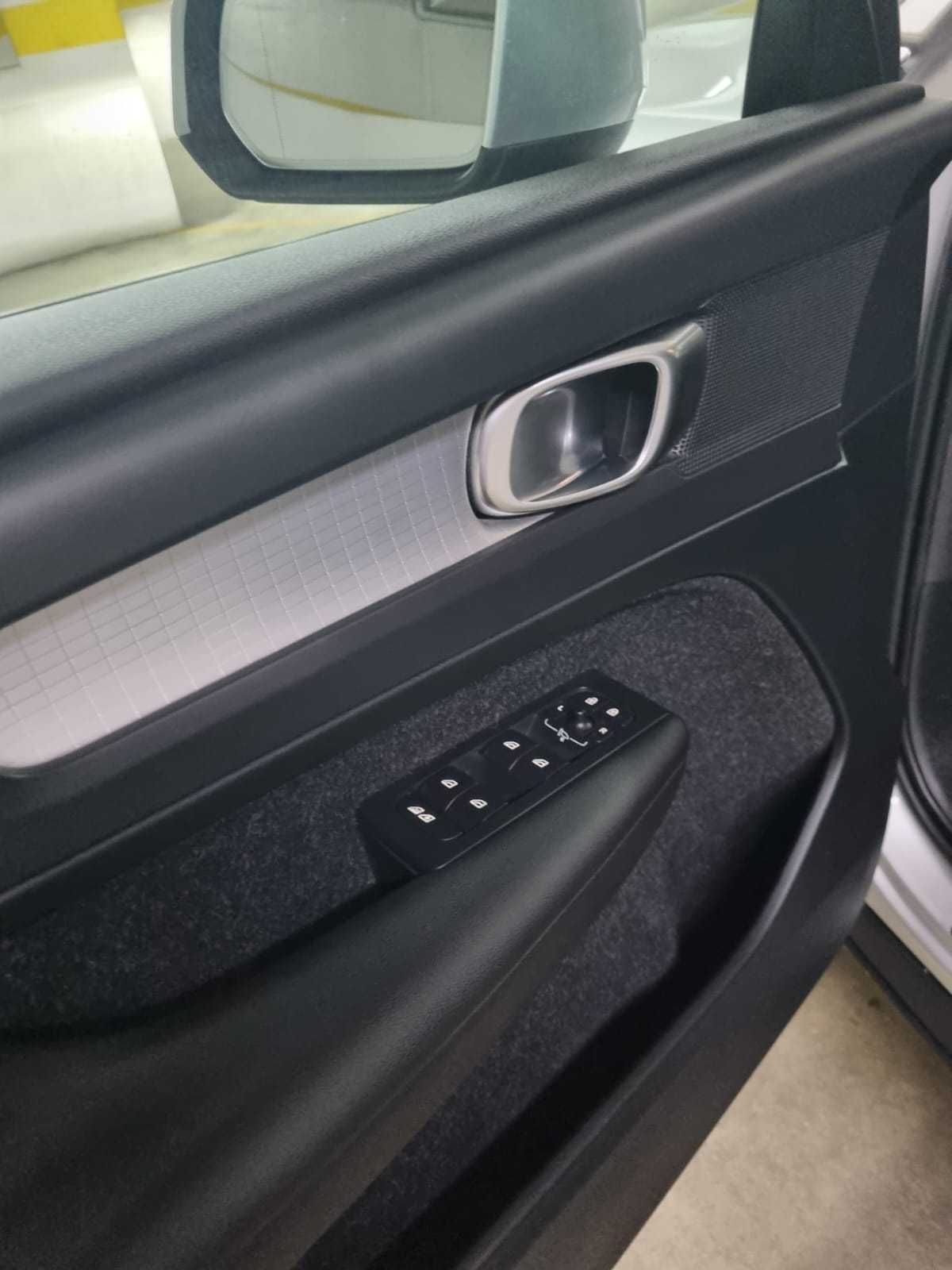 Volvo xc 40 D3 PLUS poucos kms