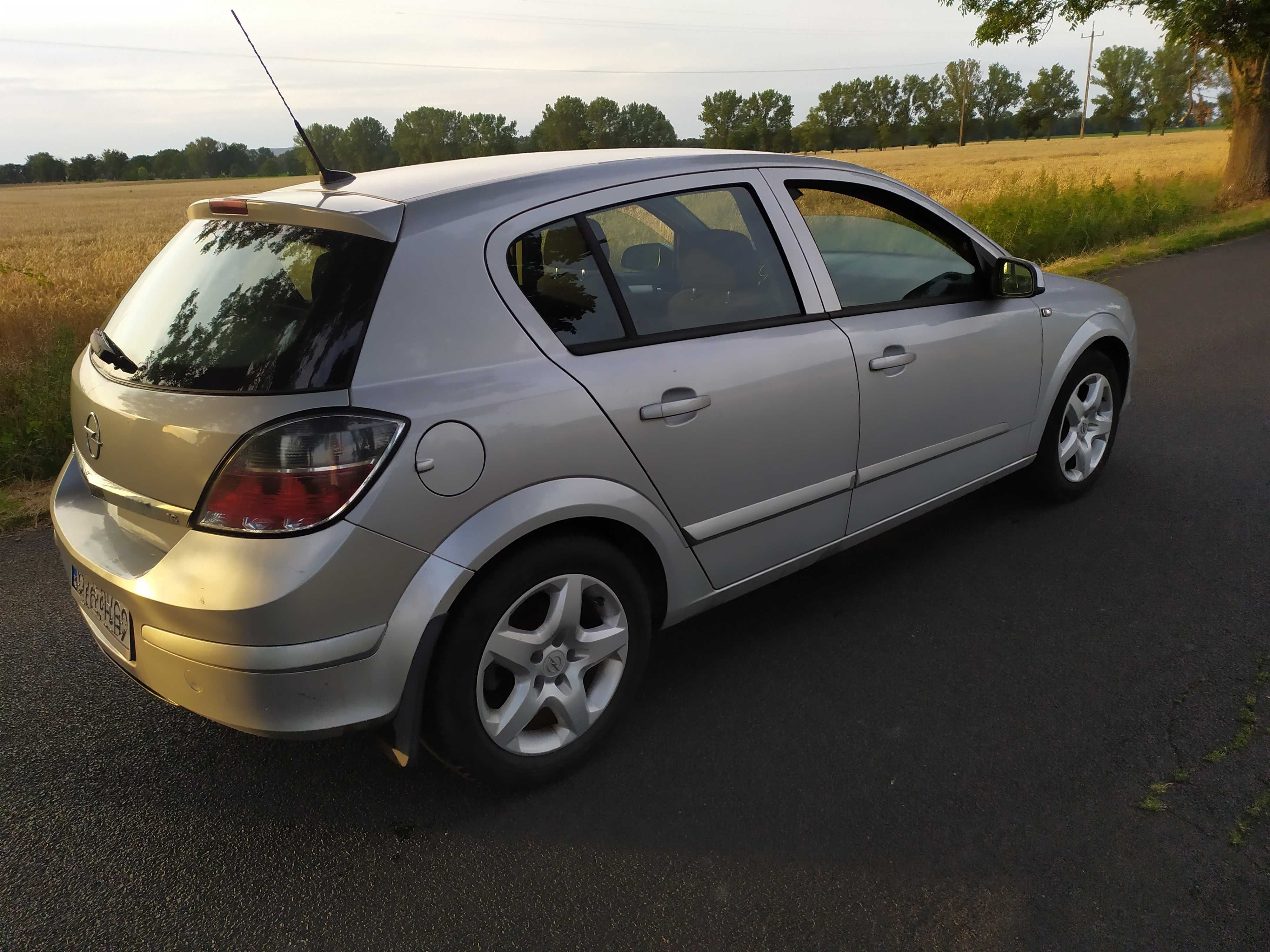 Opel Astra H 2008 rok