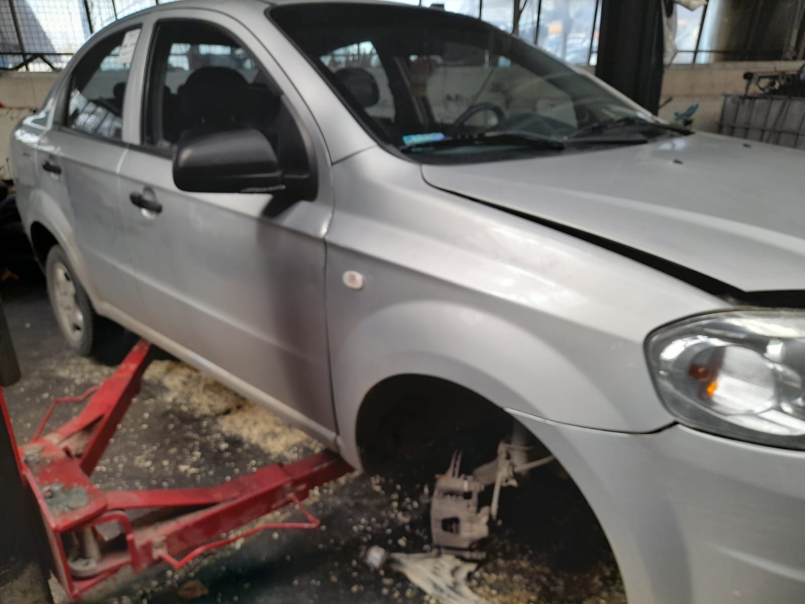 Chevrolet Aveo 2006r. 1,4 benzyna 69kw/94KM maska 183