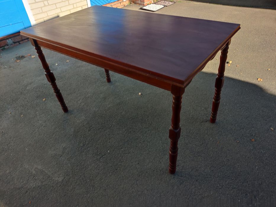 Стіл дерев'яний б/у в гарному стані