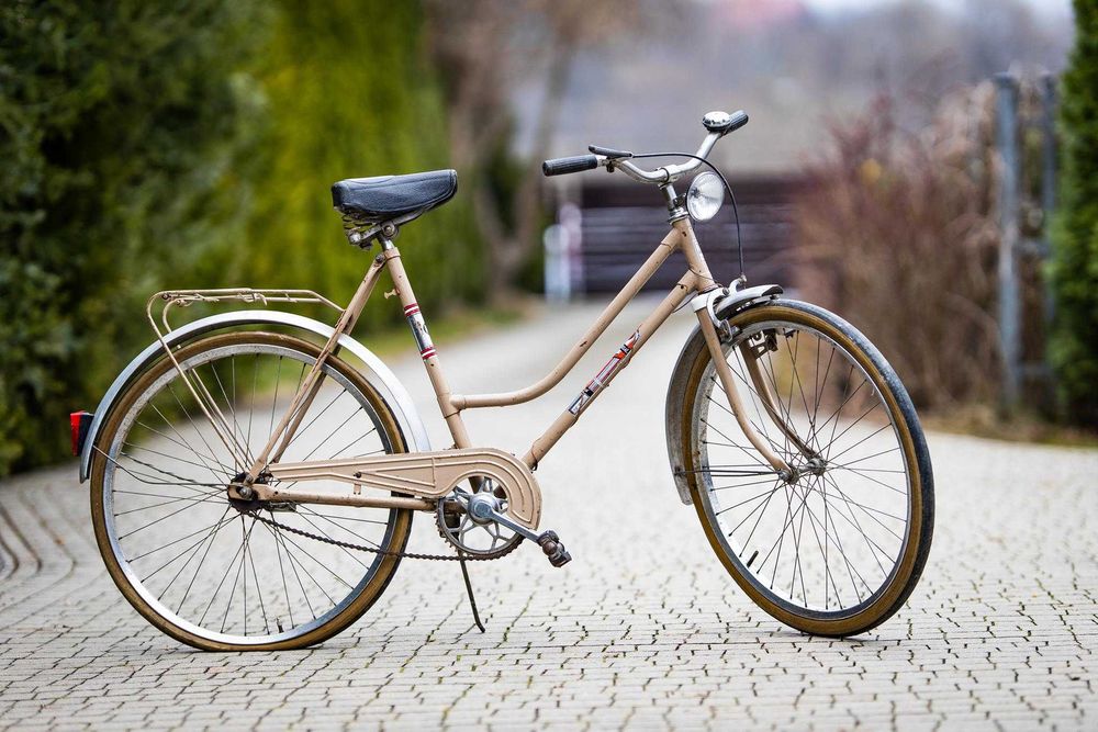 Zabytkowy rower Uniwersal polski damka vinrage retro