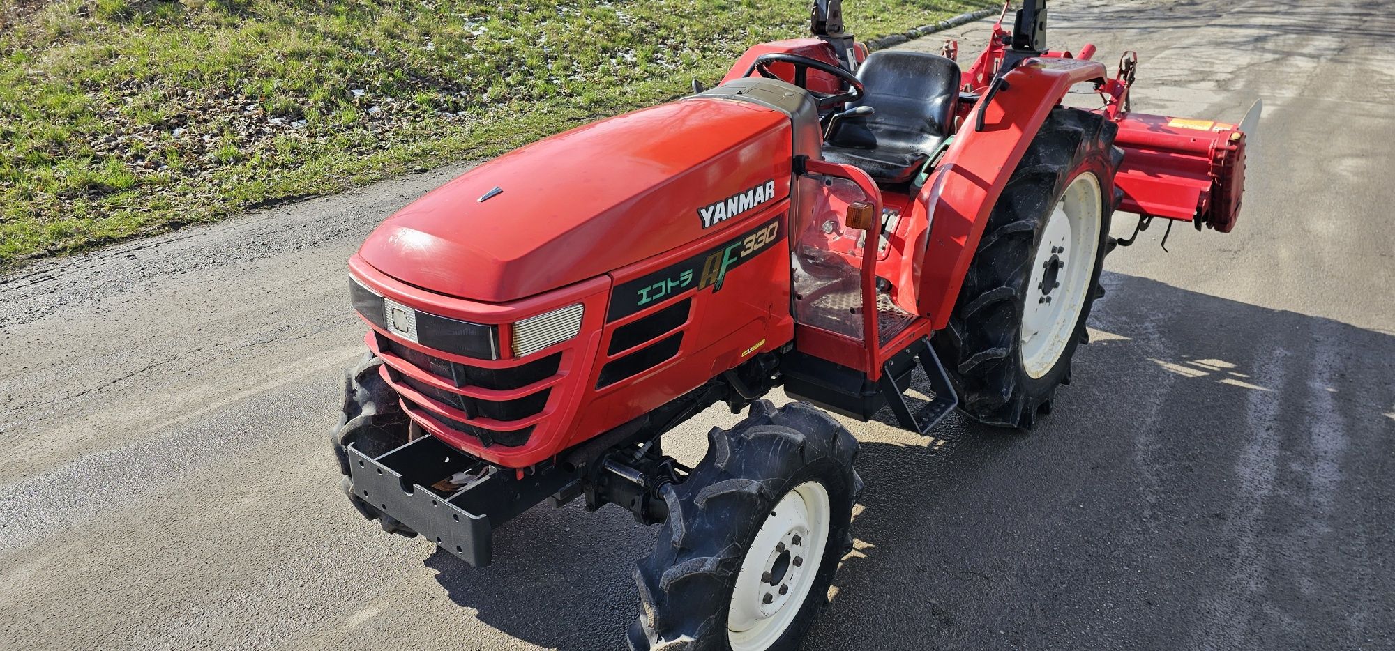 Японський  Мінітрактор Трактор   Yanmar AF330