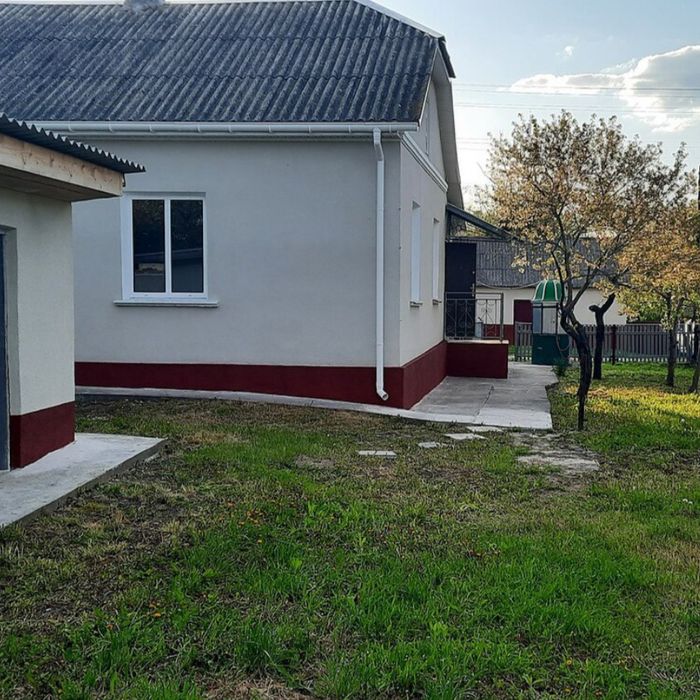 Продам  1/2 дома в западной части Украины