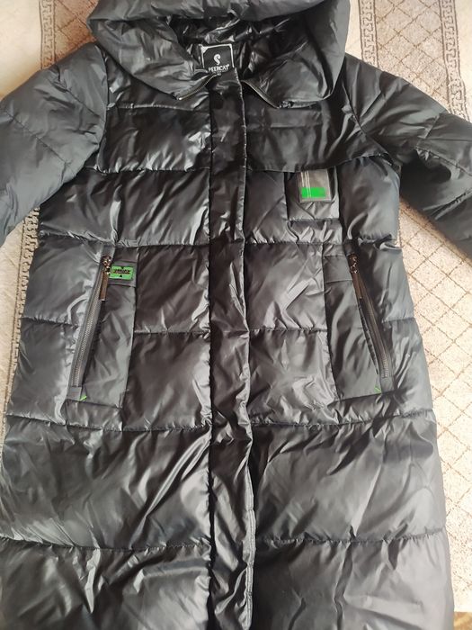 Жіноча зимова куртка