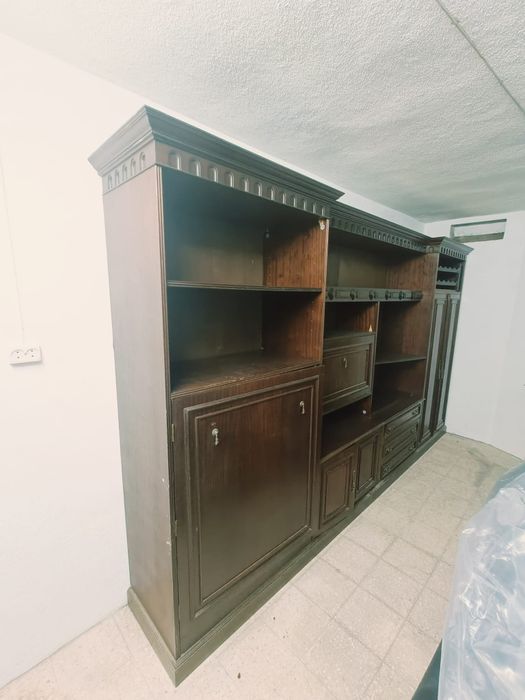 Móvel de sala grande com vários módulos muitas prateleiras, armario