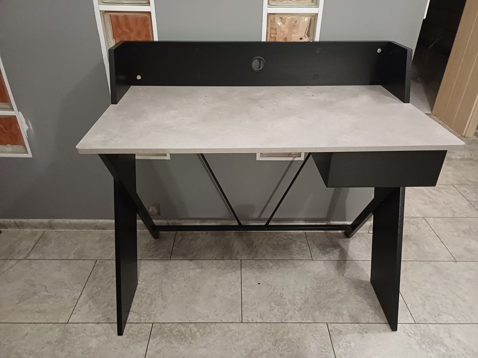 Biurko loftowe z szufladą