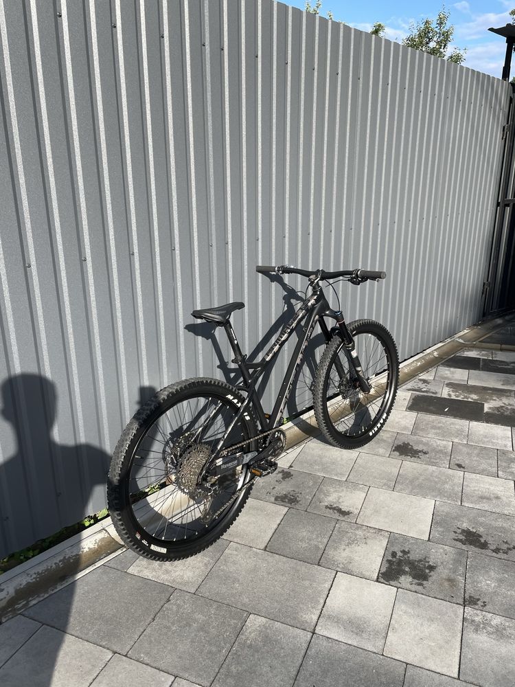 Велосипед dartmoor primal 27.5 s (rock shox, shimano, race face)