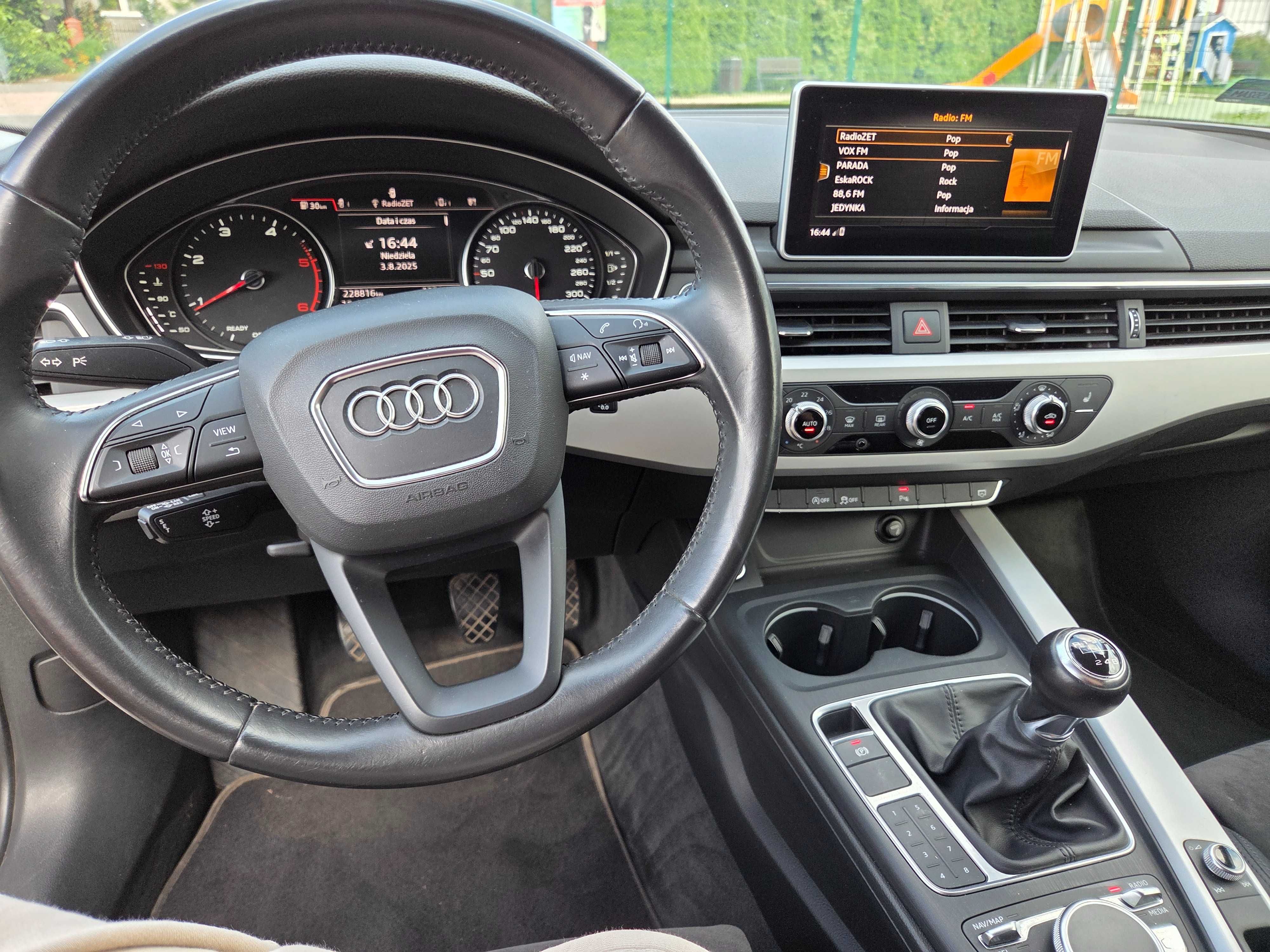 Audi A4 Avant B9 2.0 TDI navi DVD Android Auto LED prywatne!!
