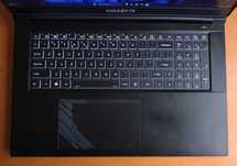 Laptop do gier Gigabyte G7 MF 17" i5-12500H/RTX 4050/16 RAM/512SSD/BOX
