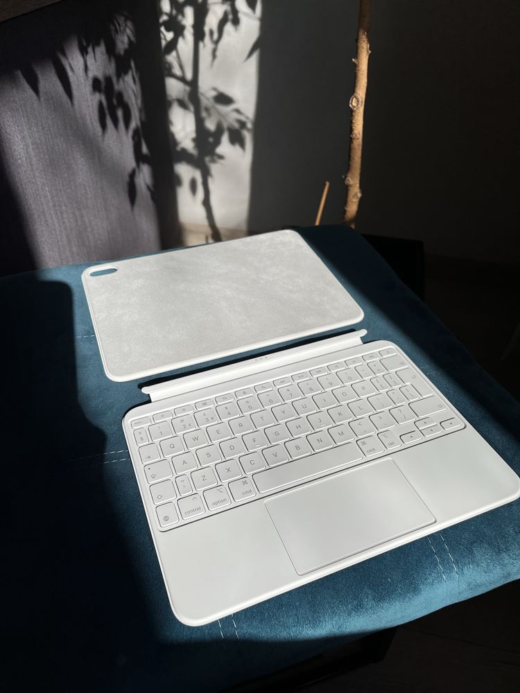 Оригінал чохол-клавіатура Apple magic keyboard folio для Ipad 10rd gen