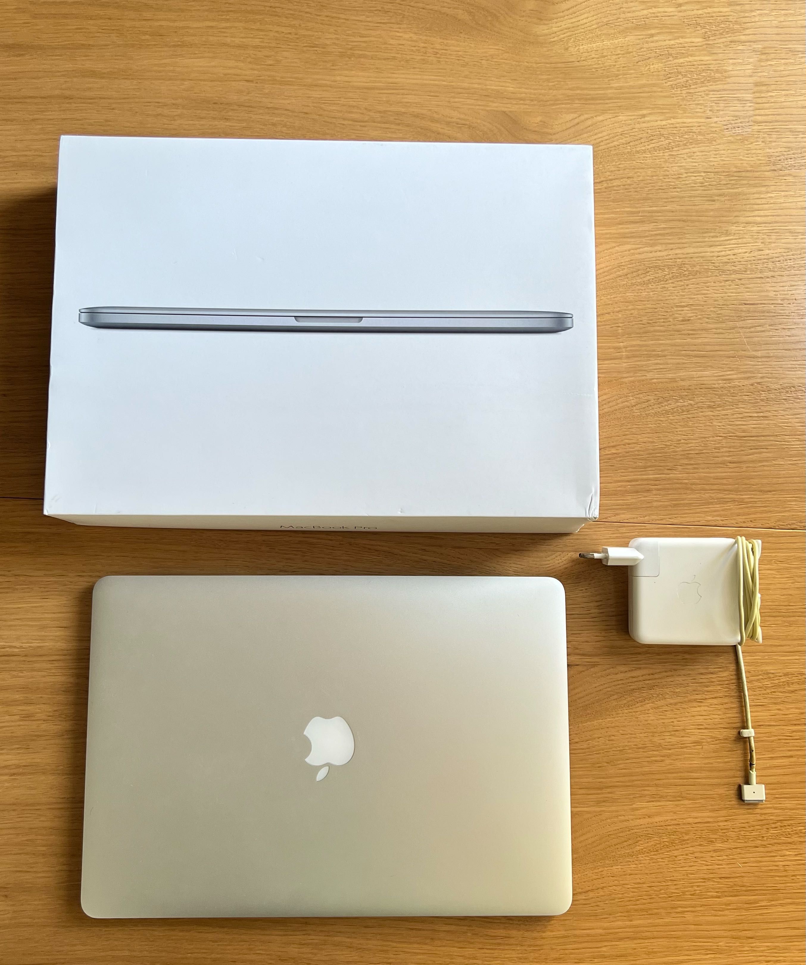 Apple MacBook Pro 15" Silver i7/16/256GB 2015 (MJLQ2LL/A)