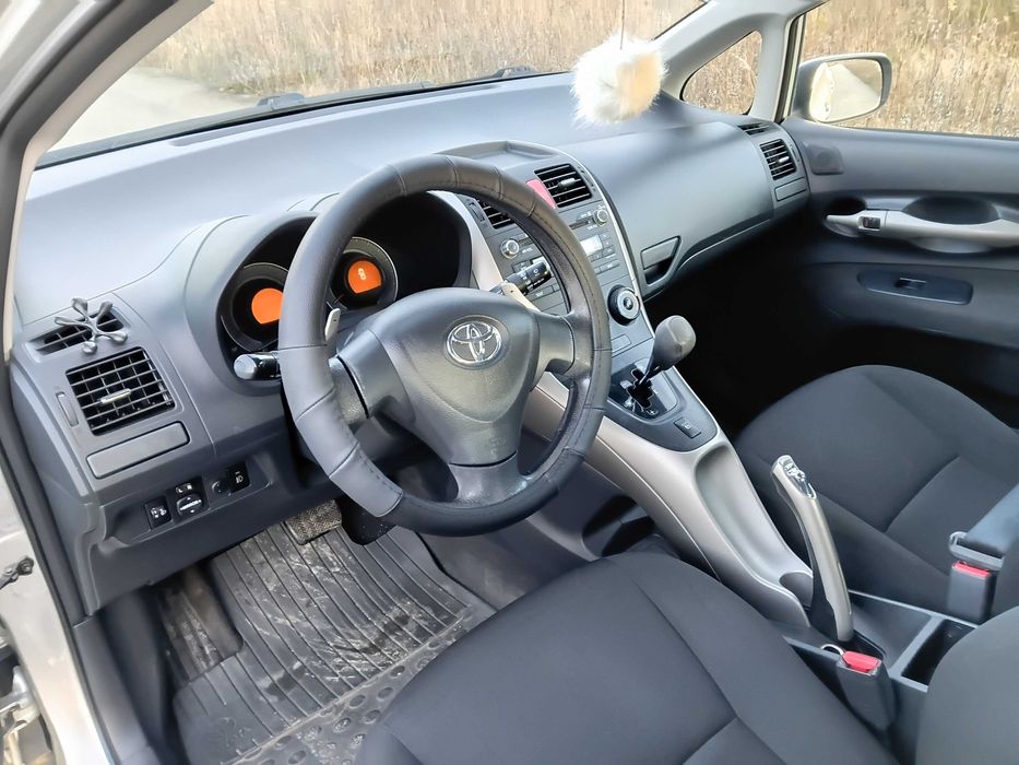 Тайота Ауріс 2008р