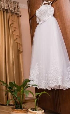 Весільна сукня