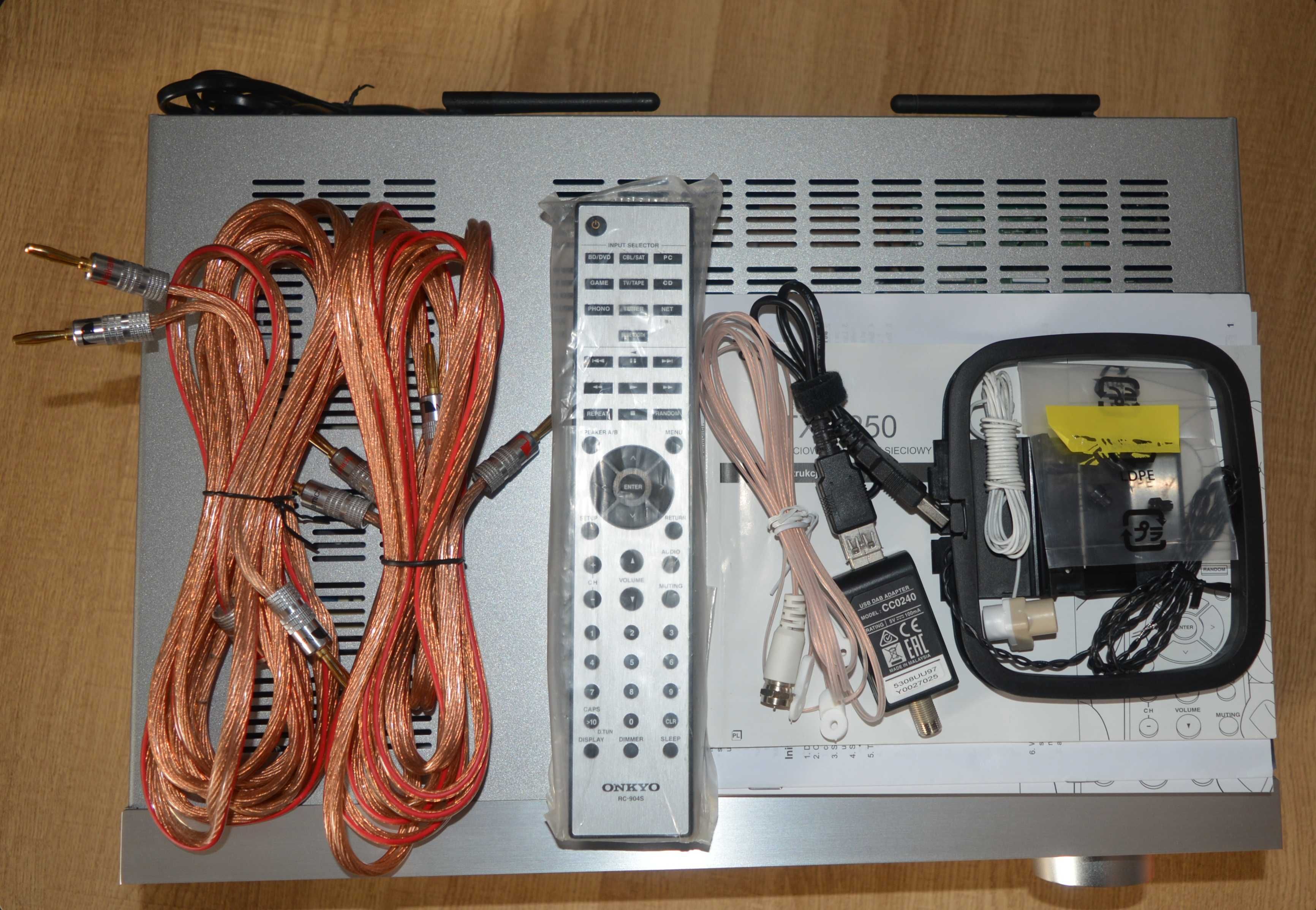 Amplituner ONKYO TX-8250 Chromecast - stan idealny.