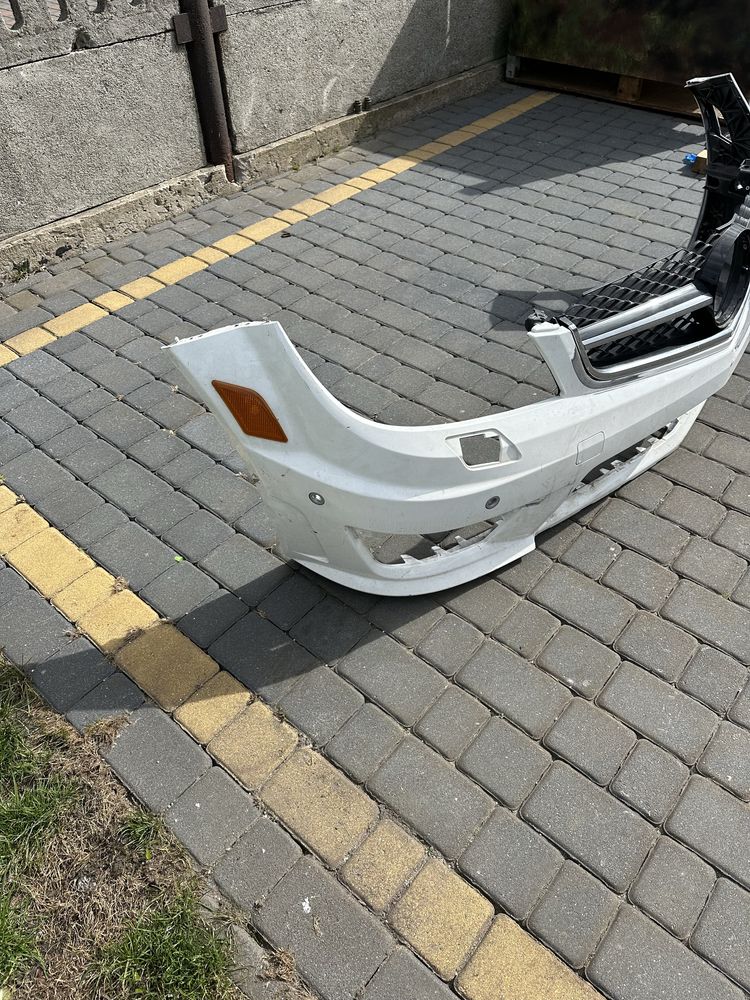 Zderzak w204 C63AMG