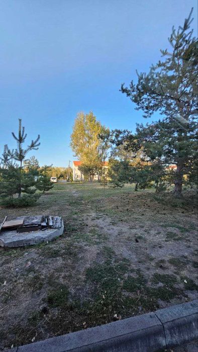Продам участок 5.5 соток коттеджный городок