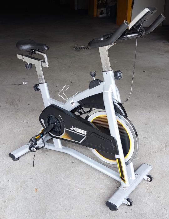 Bicicleta estática fitness indoor BH MKT J-Bike