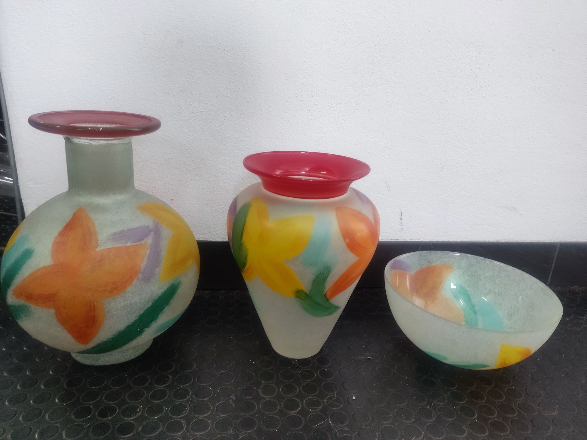 Conjunto jarras e fruteira