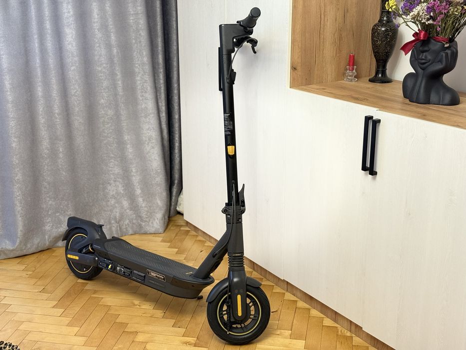 Електро самокат Ninebot G2 MAX