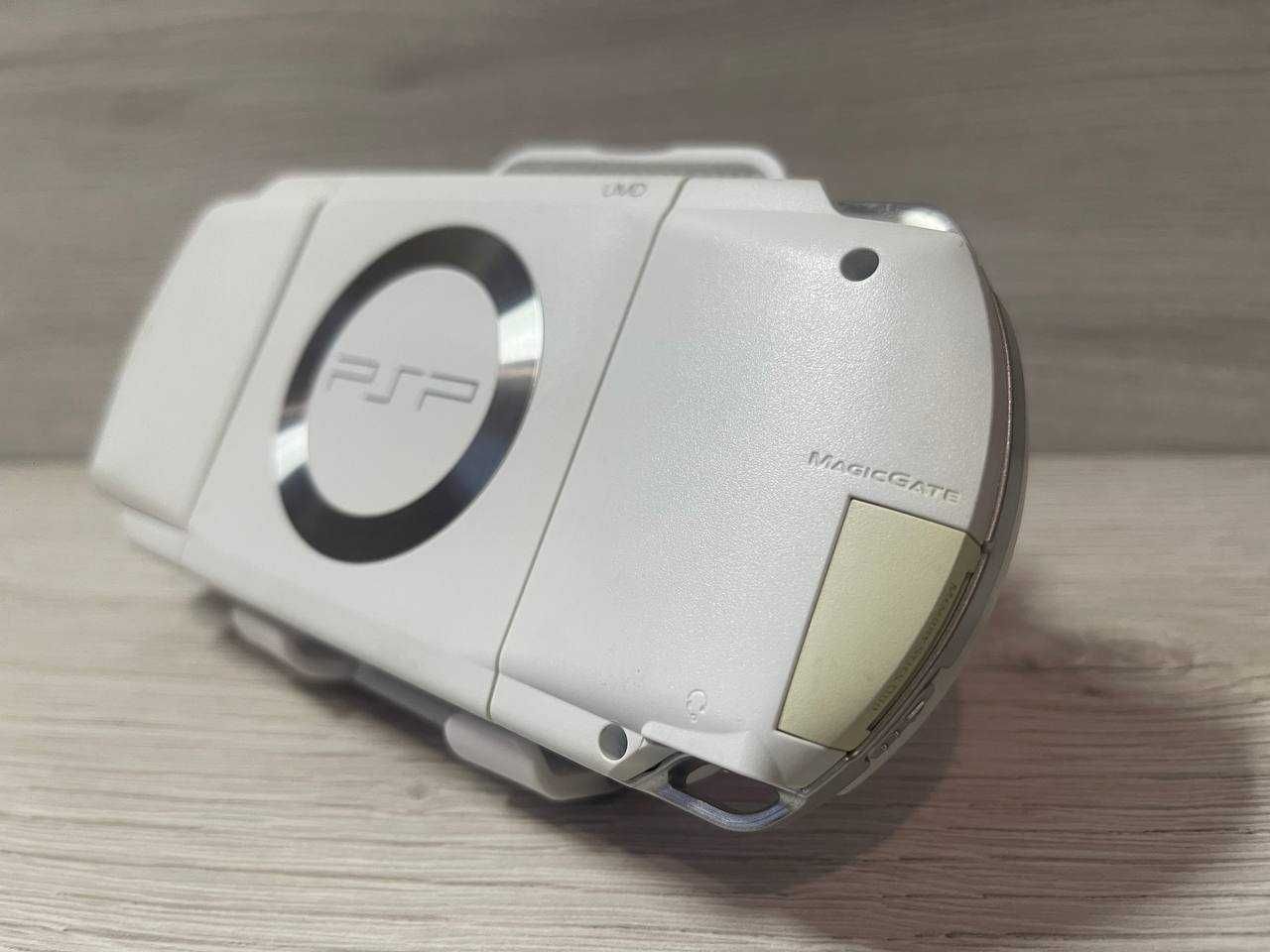 Sony PSP 32 GB + 40 ігор PLayStation Portable White