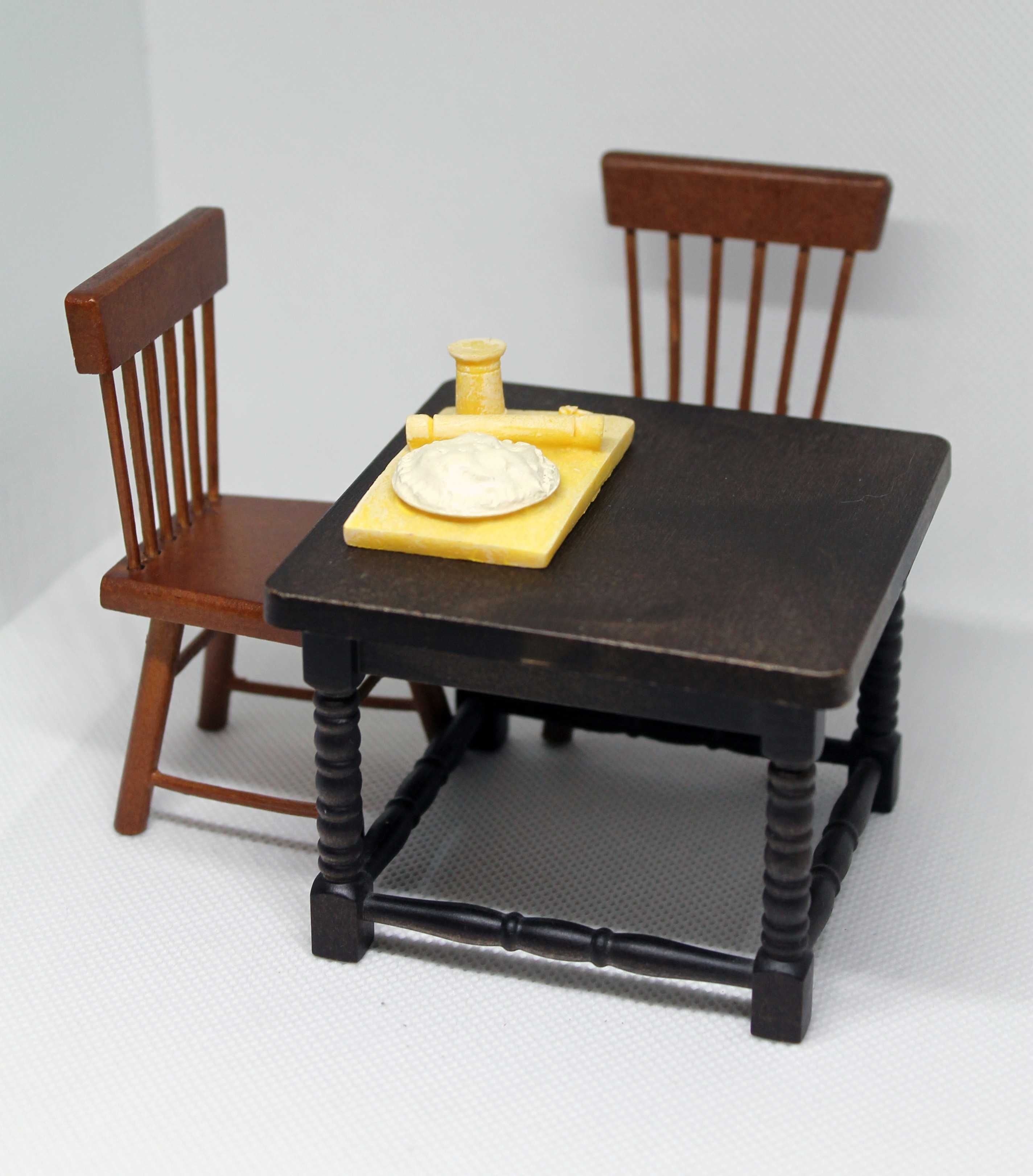 Ляльковий стіл, стільці, навісна шафка "Дом мечты" від DeAgostini