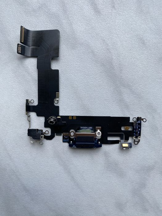Шлейф на Iphone 13