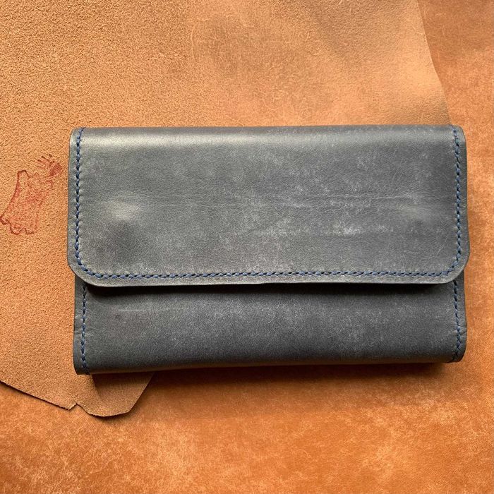 Duży szary portfel ze skóry ręcznie szyty. Handmade.