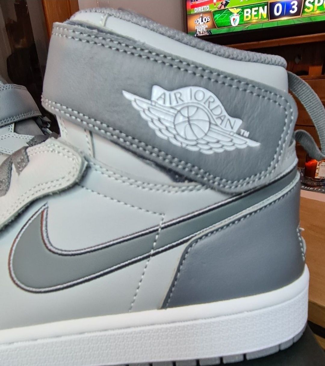 Ténis novos a estrear na caixa Nike AIR JORDAN 1 high flyease 43.