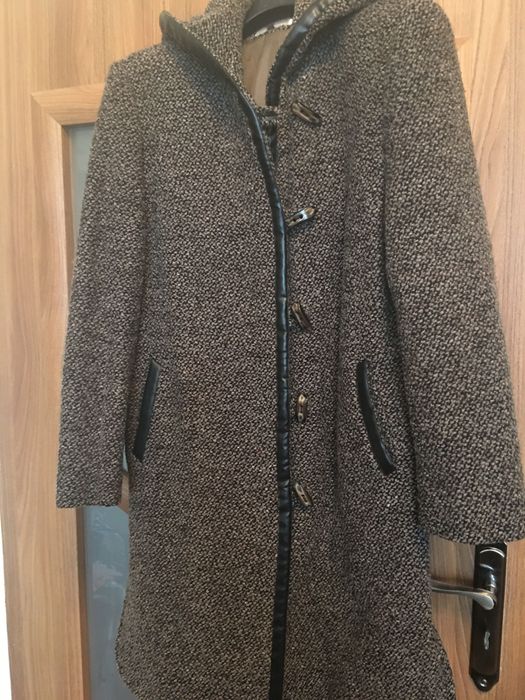 Płaszcz damski z kapturem