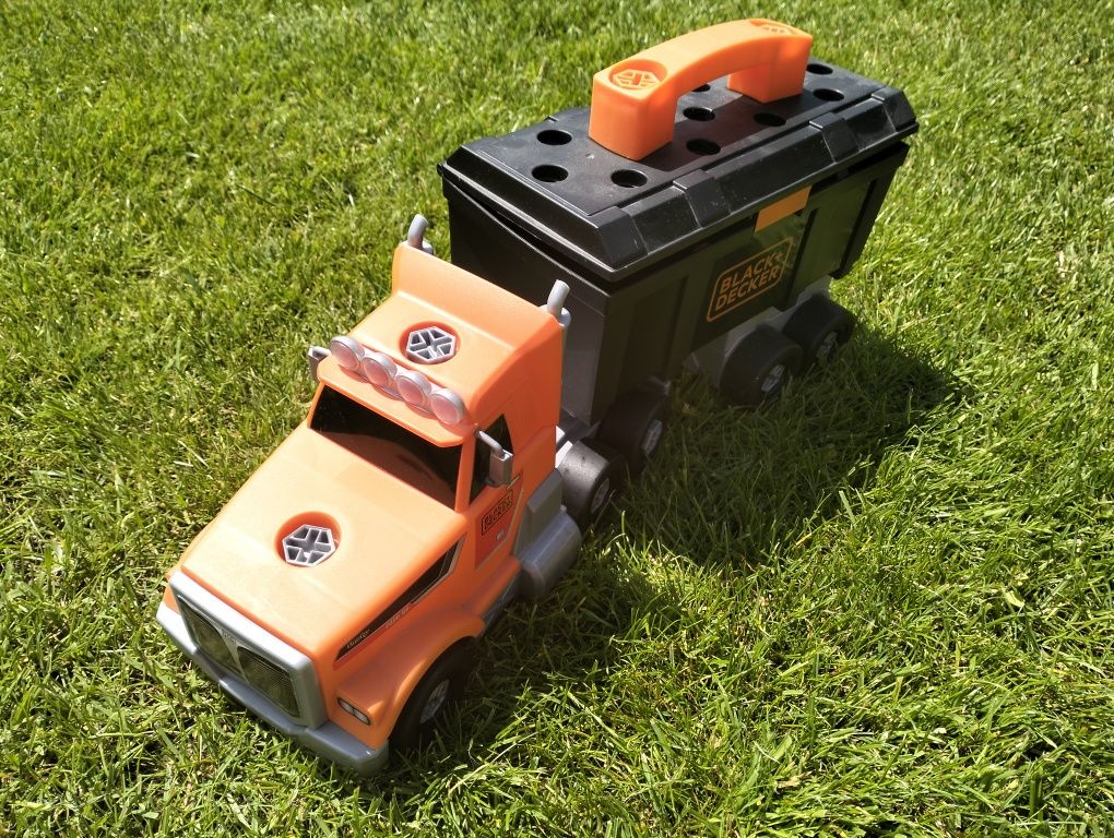 Ciężarówka z dźwigiem Black and Decker Smoby