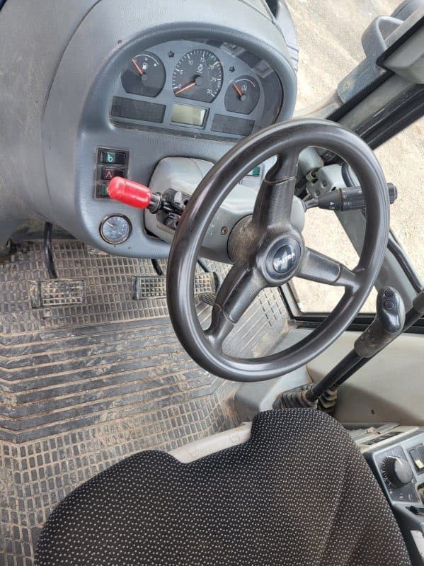 Ciągnik Valtra T130