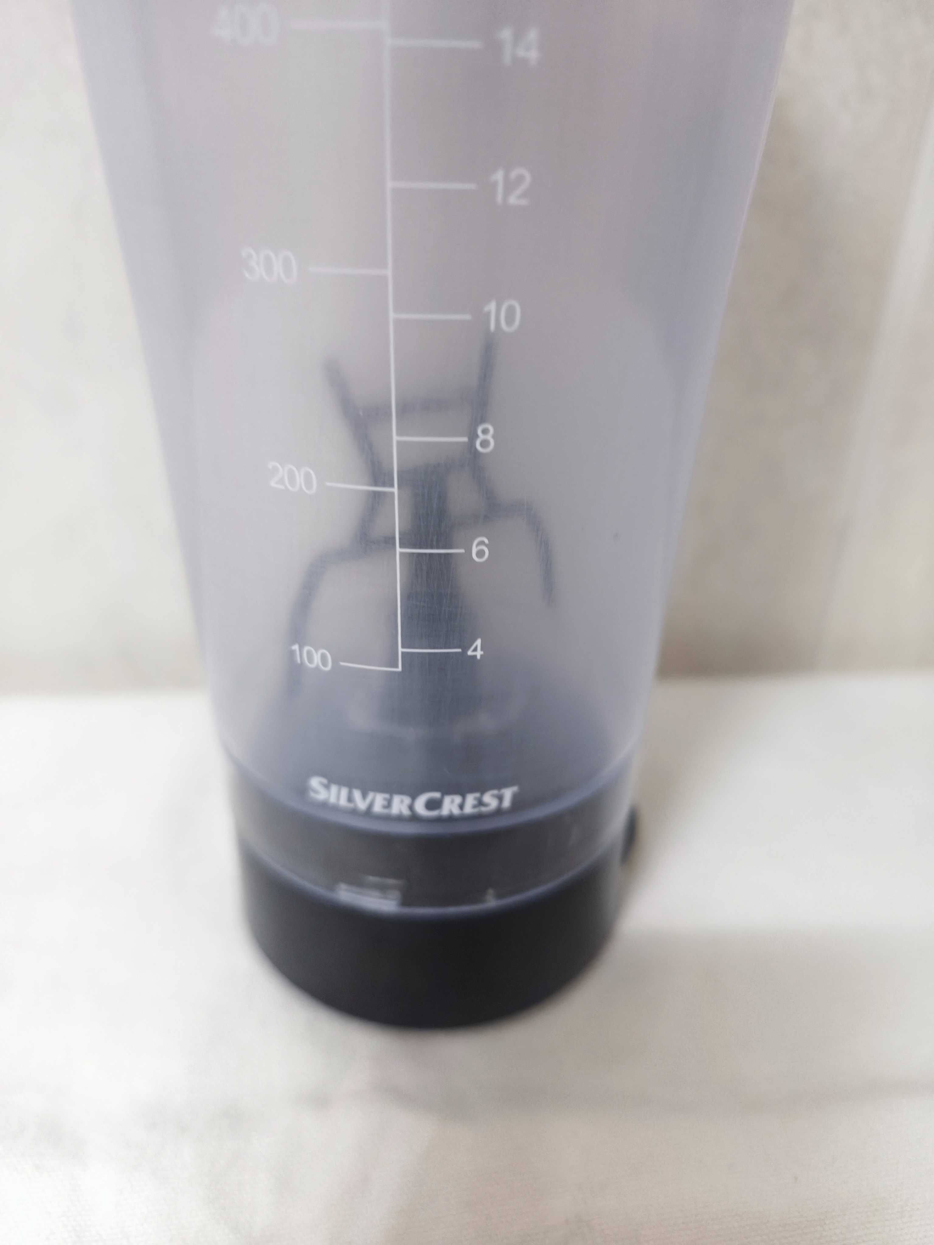 Mini liquidificadora a pilhas