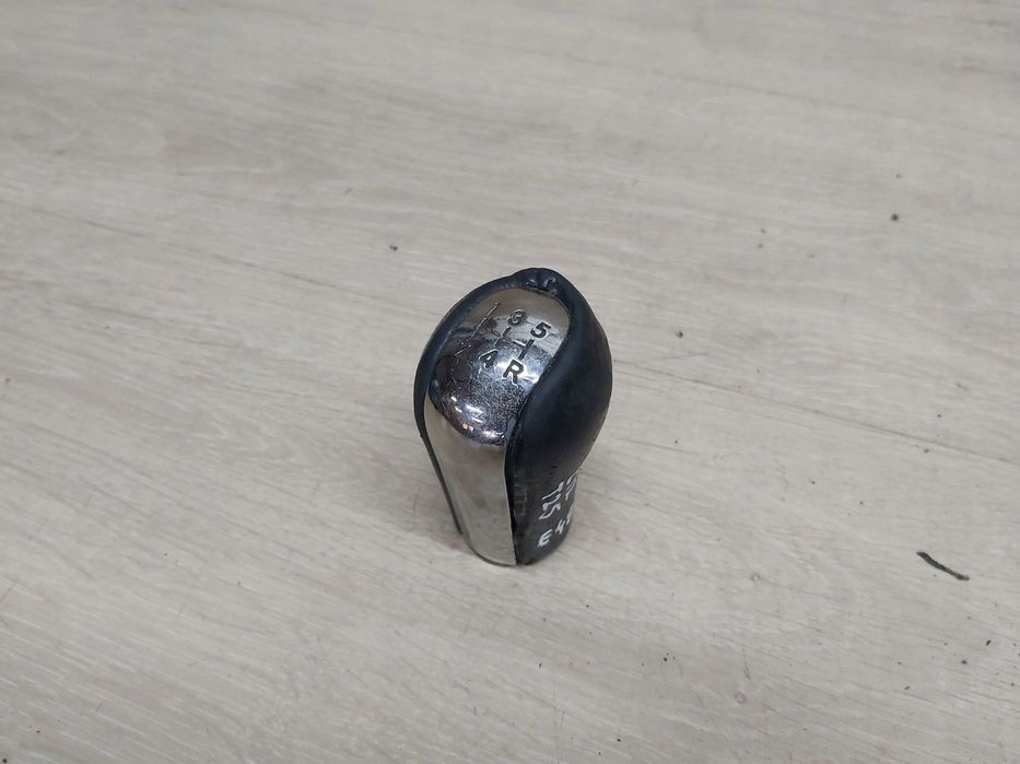 Toyota Corolla E12 Avensis T25 Gałka zmiany biegów 5B