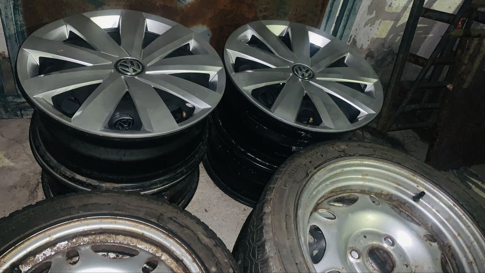 Vw rims 16” Including caps
