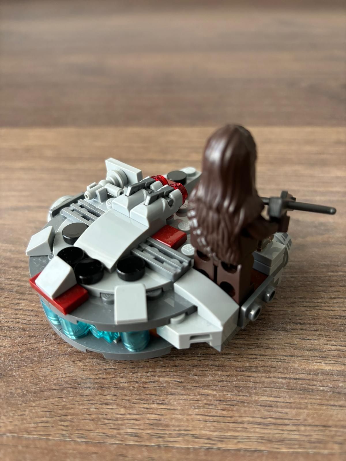 Star Wars # 75193 Chewbacca
Microfighter Millennium Falcon
[figurina C