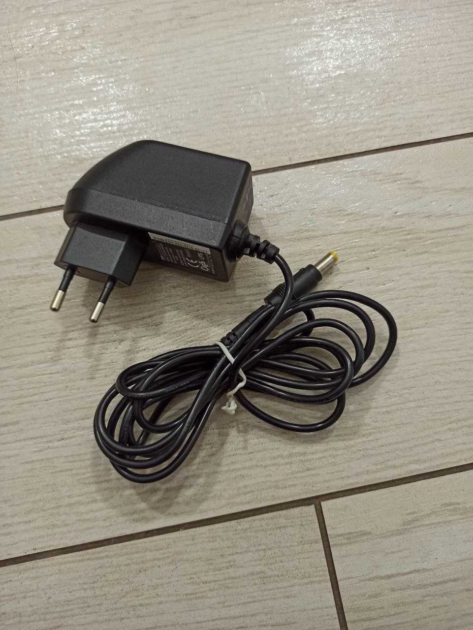 Блок питания 9V2A (плюс внутри) + дополнительный переходник