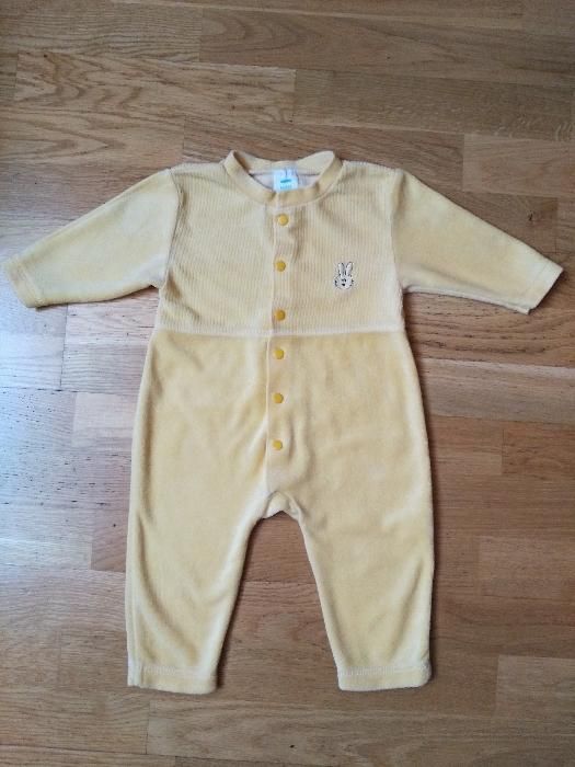 śliczny miodowy pajacyk firmy hema, rozm. 62/68