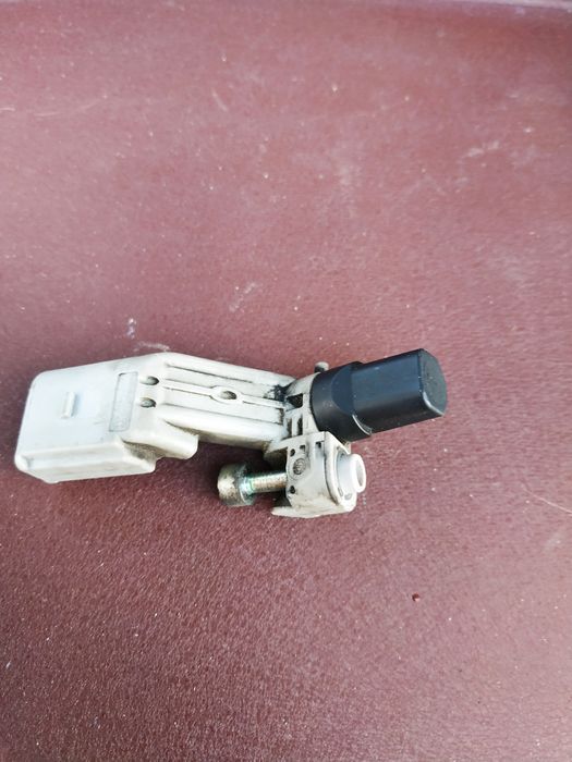 Датчик колінвала Пассат В6