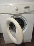 Продам узкую стиральную машинку Whirlpool б/у
