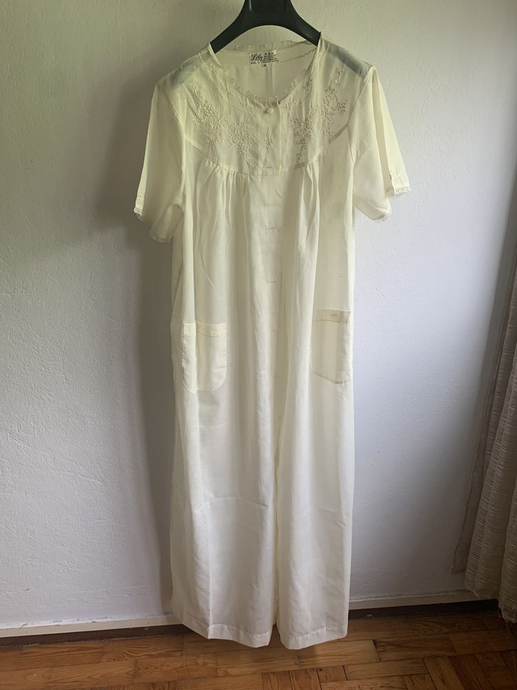 Camisola e robe de dormir