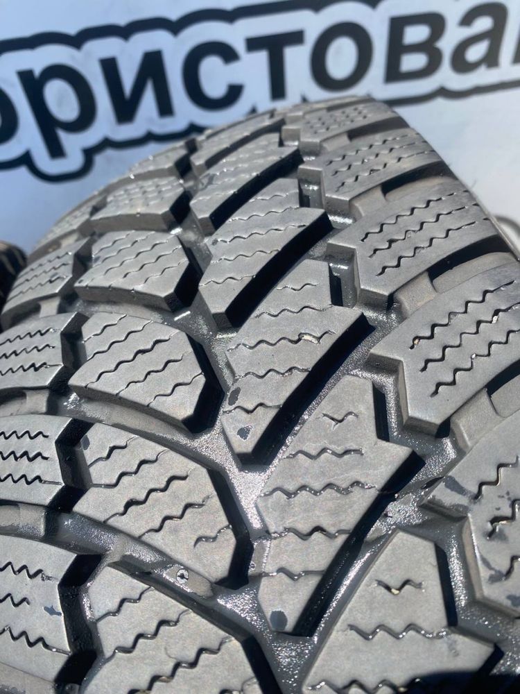 Petlas 225/70/15 c