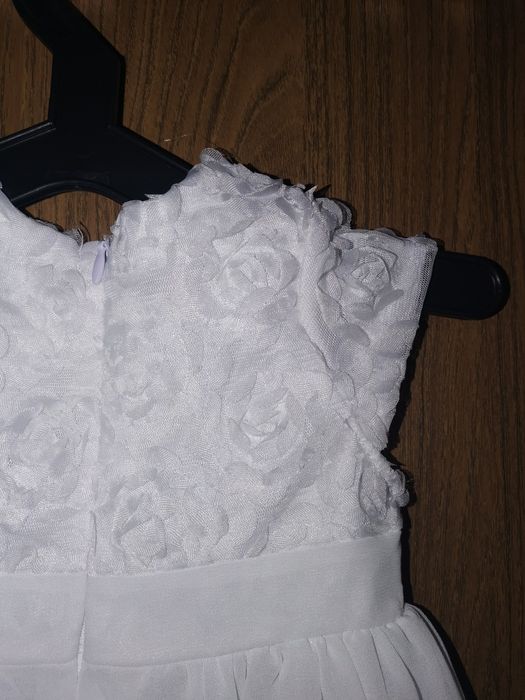 Elegancka sukienka dla małej damy