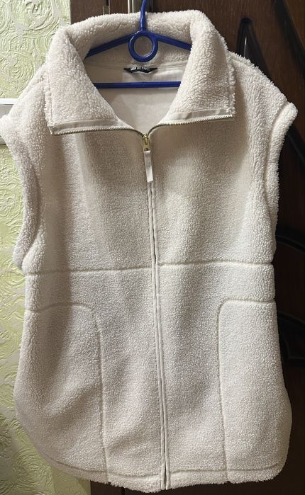 Верхняя одежда размеры S,M,L