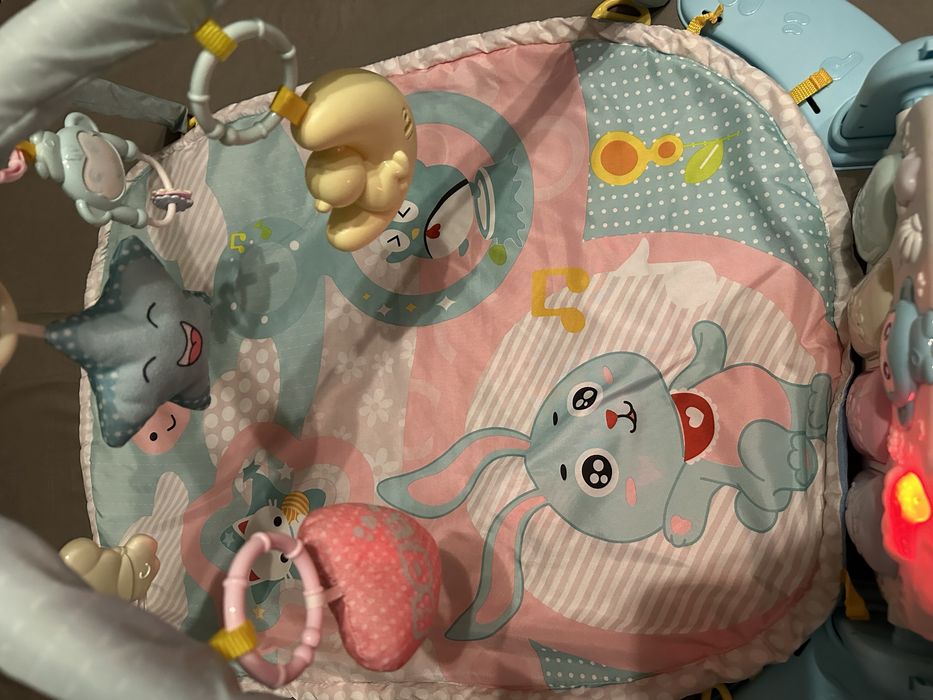 Розвиваючий дитячий килимок